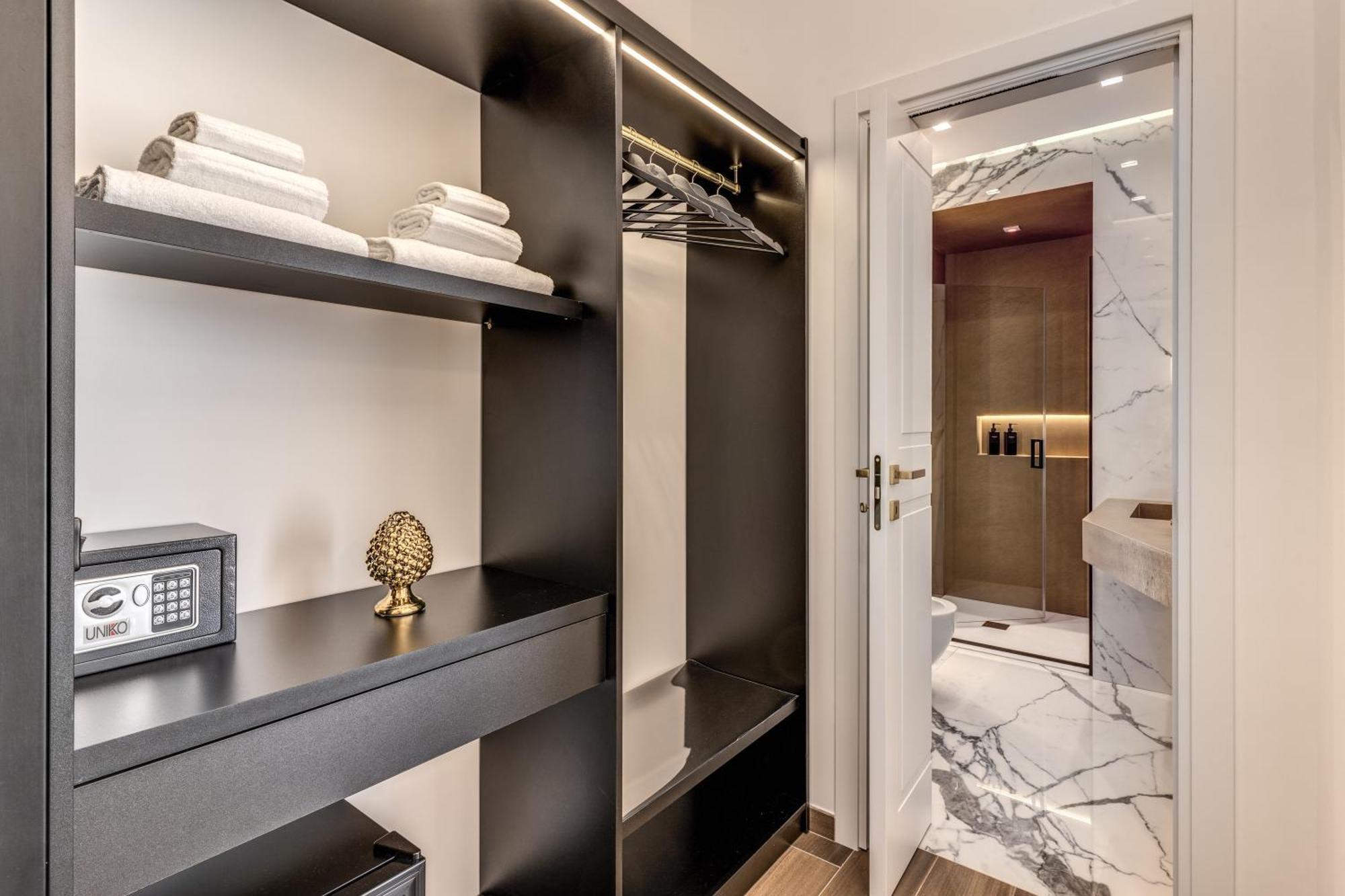 Atarooms Suites Napoli 外观 照片