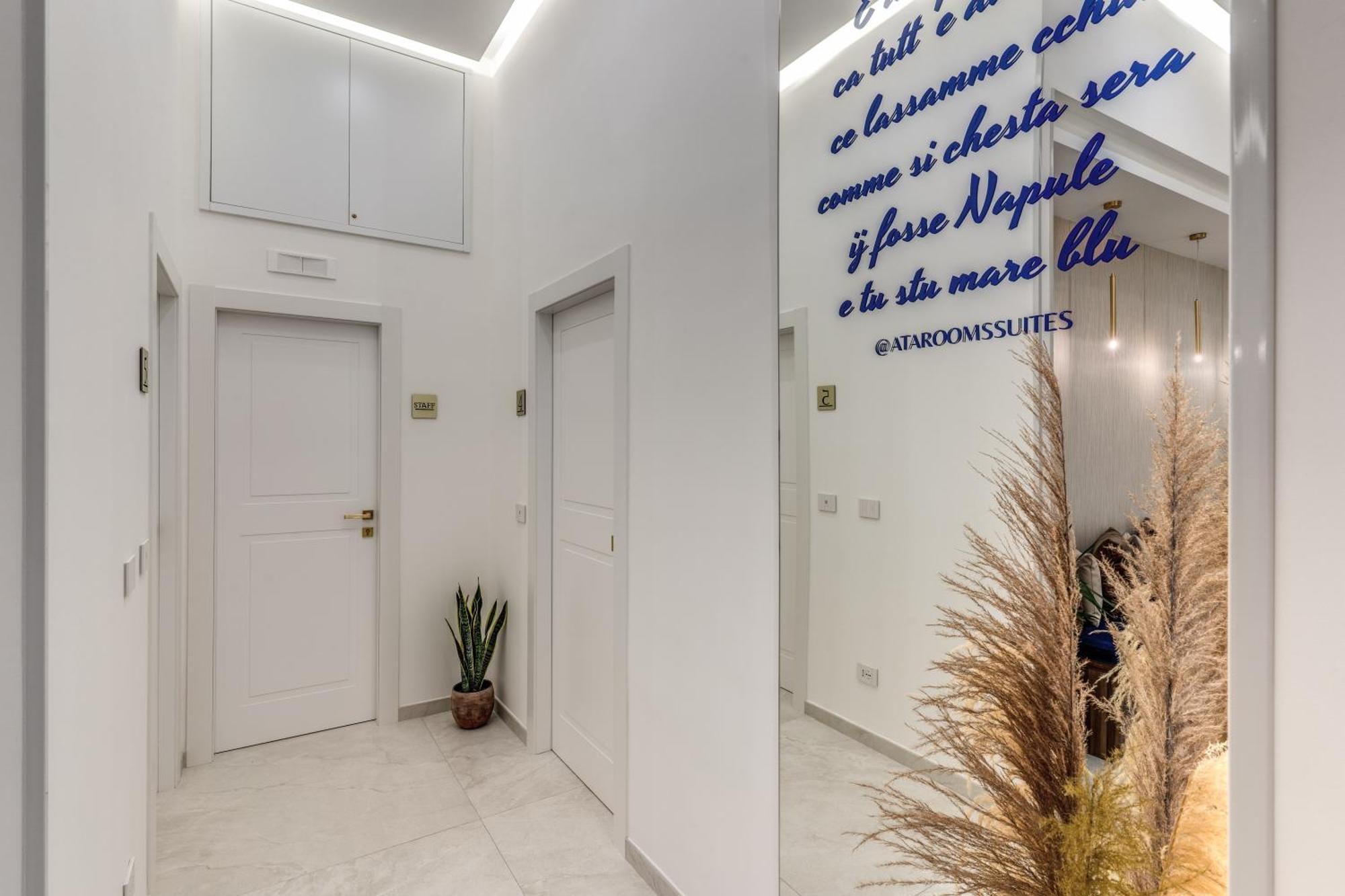 Atarooms Suites Napoli 外观 照片